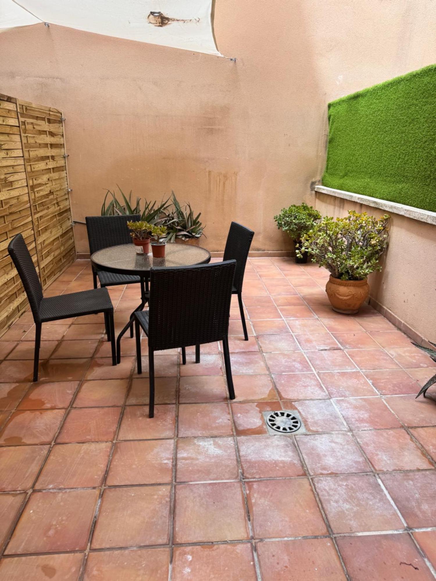 Con Terraza En Florida E2