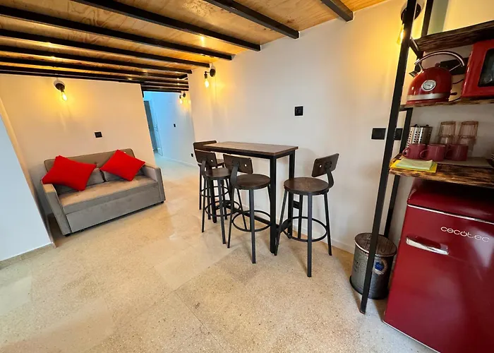 Apart Con Terraza En Florida E2